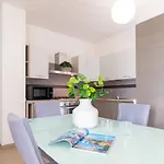 Ale Home- Wifi & Parking Apartament *